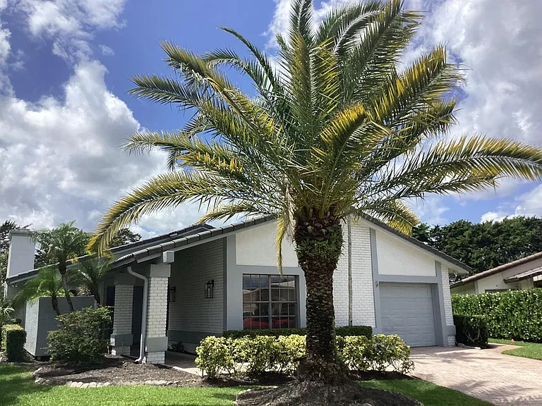 10496 Augusta Ct — Photo 32