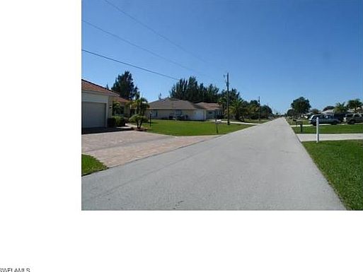 3rd image of 416 SE 15th Ter