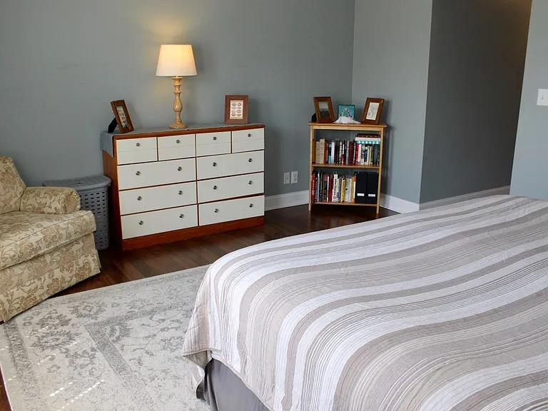4121 Langley Dr — Photo 15