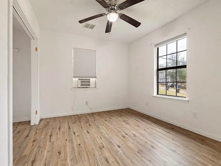 301 Franklin St — Photo 8