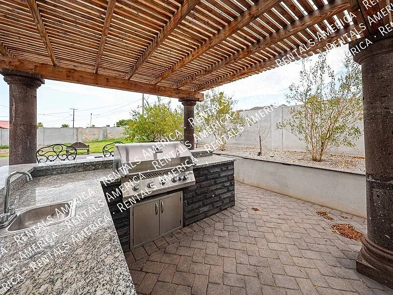 347 E La Mirada Dr — Photo 40