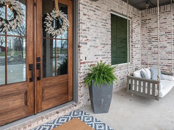 3rd image of 1401 Hunt Rd