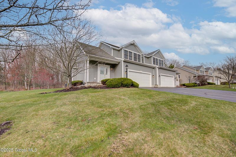 3rd image of 52 Oakmont Street