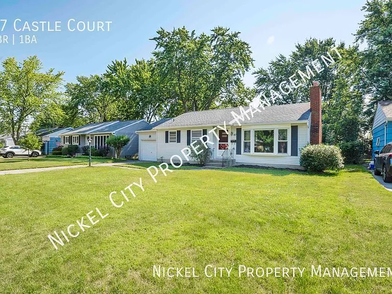 47 Castle Ct — Photo 2