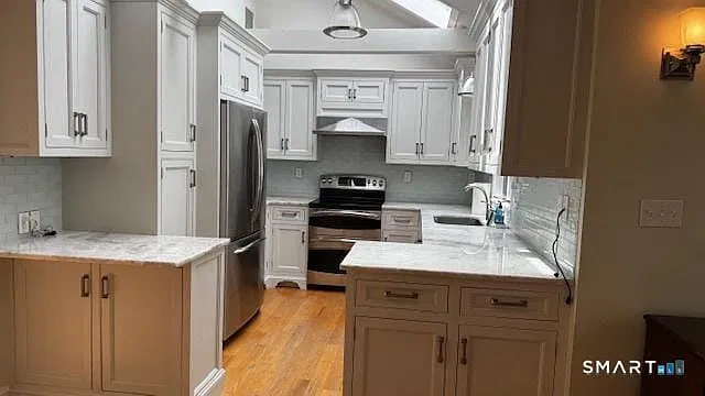 3 bed, 2.0 bath, 1624 sqft, $9,500 — Photo 3