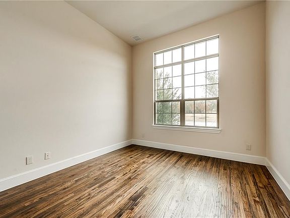 5th image of 2905 Deansbrook Dr