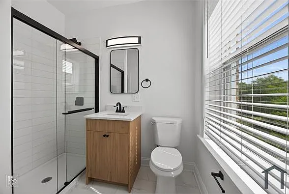 6511 N Leavitt St #3 — Photo 14