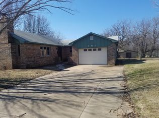 301 N Linwood Ave, Cushing, OK 74023