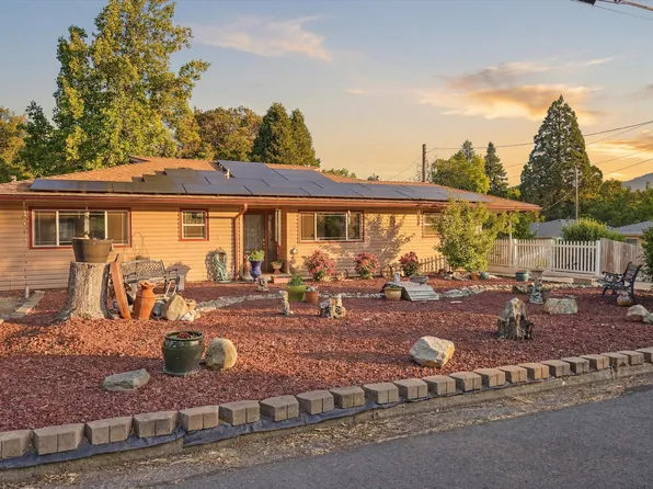 1317 NW Prospect Ave, Grants Pass, OR 97526