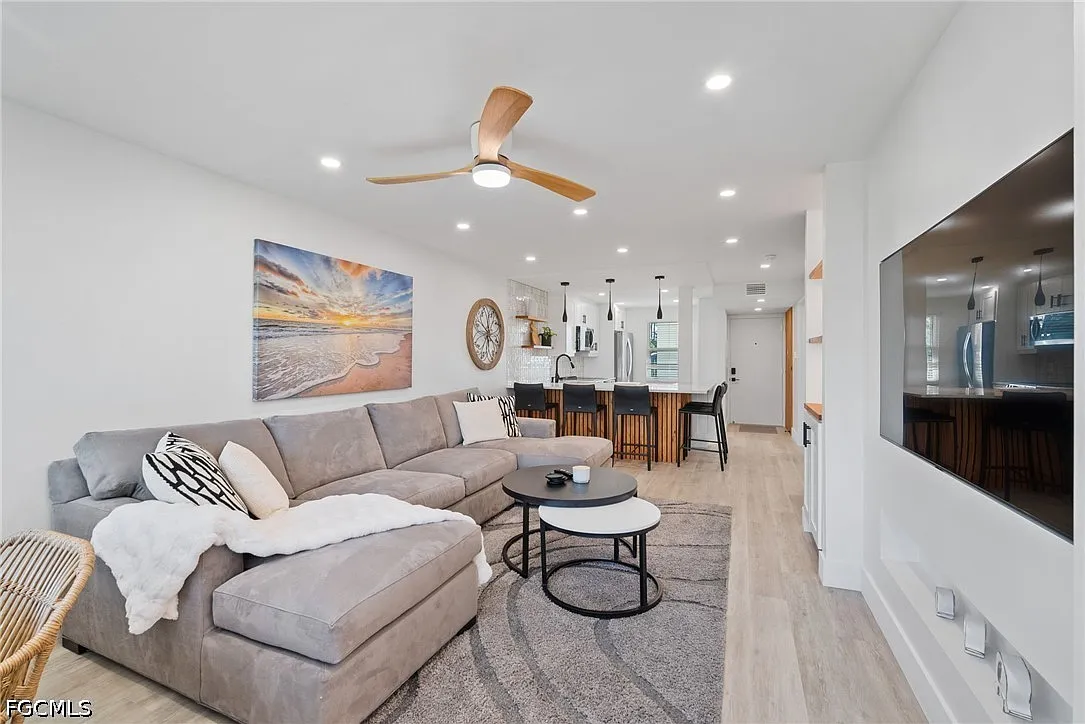 1624 Pine Valley Dr — Photo 1