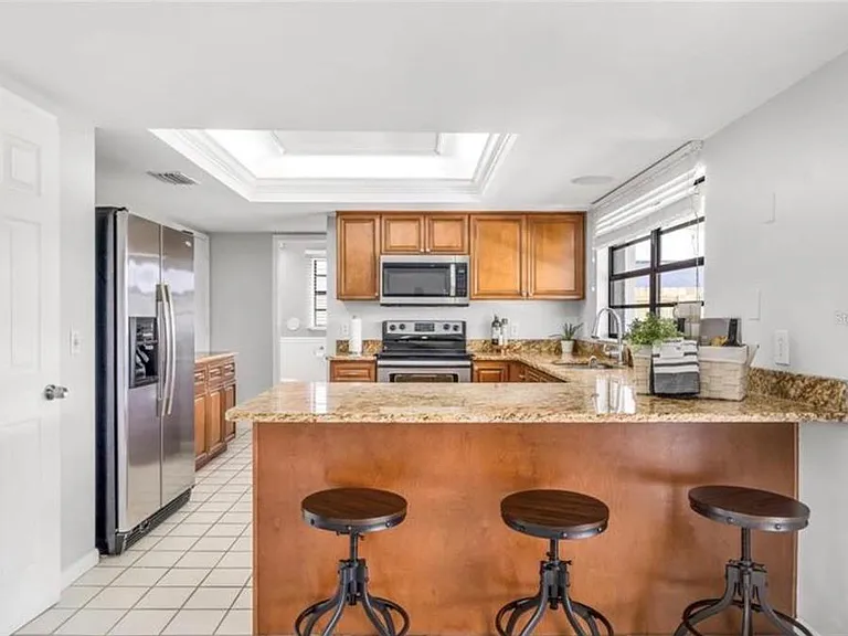 16208 Pebblebrook Dr — Photo 5