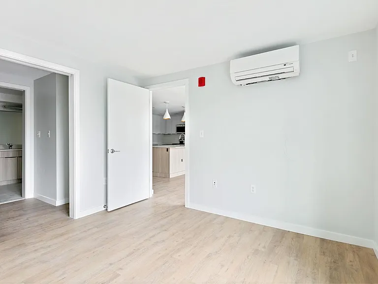 11 Soden St — Photo 6