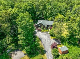 289 W Mombasha Rd, Monroe, NY 10950