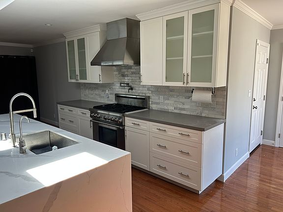 3rd image of 519 Santa Florita Ave