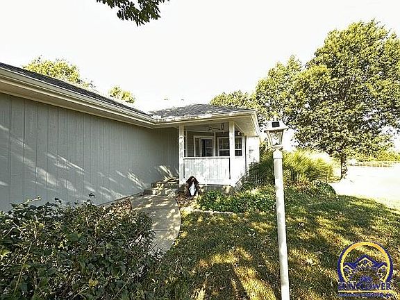 3rd image of 3335 SW Chelsea Cir