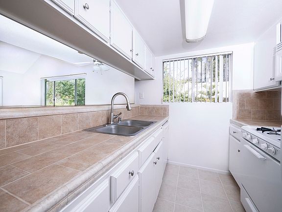4th image of 400-420 N Oakland Ave #90301