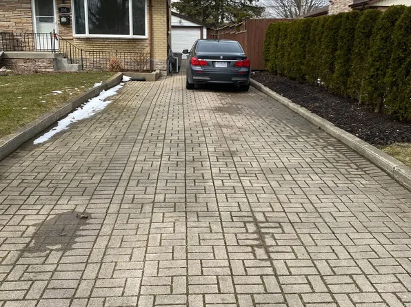 238 Burnside Dr, London, ON N5V 1B9