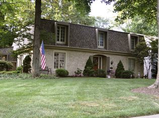 31416 Narragansett Ln, Bay Village, OH