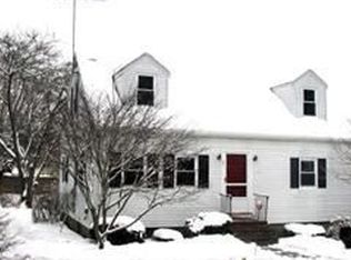 32 Sterling St, Weymouth, MA 02188