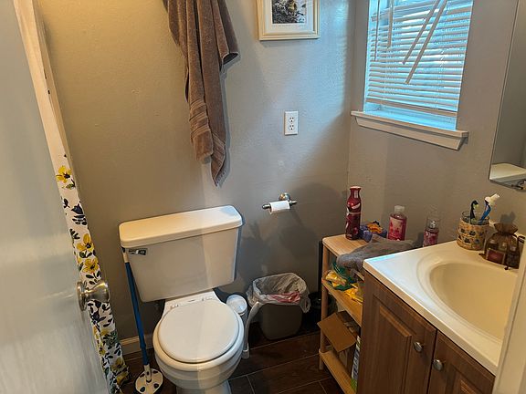 5th image of 1108 Autumn Cir APT B