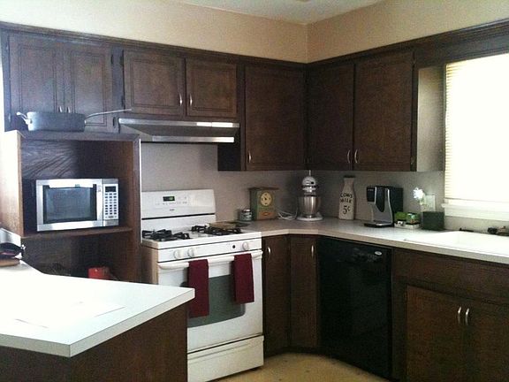 4th image of 4015 Pineview St SW