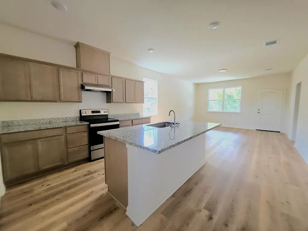 315 W. Martin Luther King Dr. — Photo 3