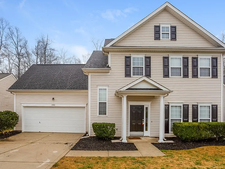 5902 Shining Oak Ln — Photo 1