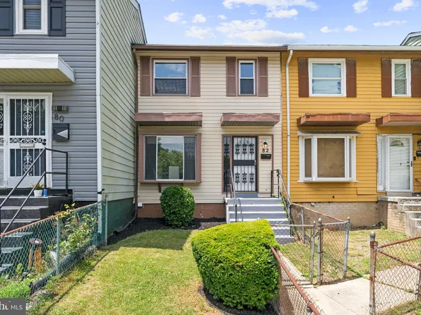82 Daimler Dr Unit 92, Capitol Heights, MD 20743