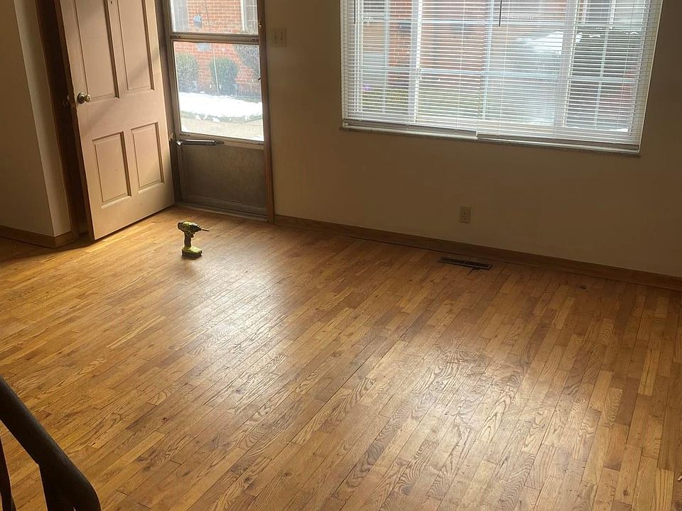 1st image of 128 N Washington St APT 3