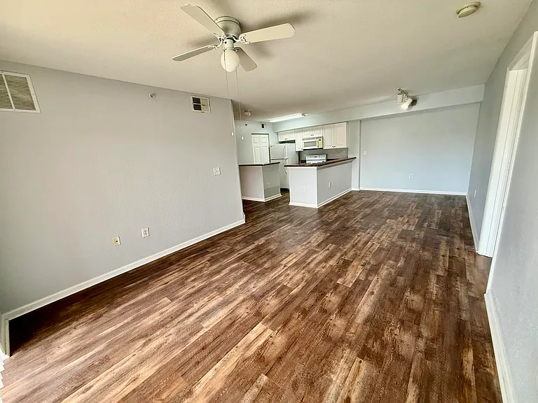 191 SW Palm Dr #108 — Photo 9
