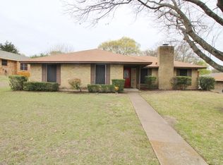 137 N Crestwood Blvd, Desoto, TX