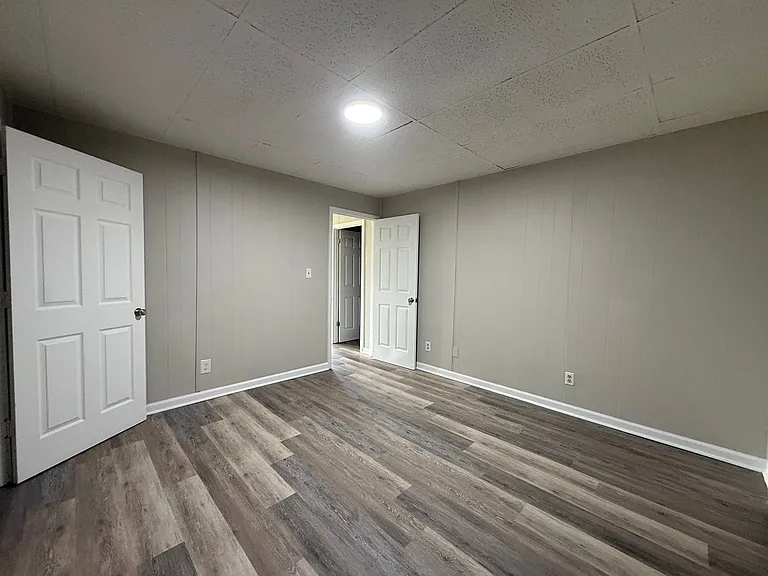 600 Crestview Dr — Photo 16