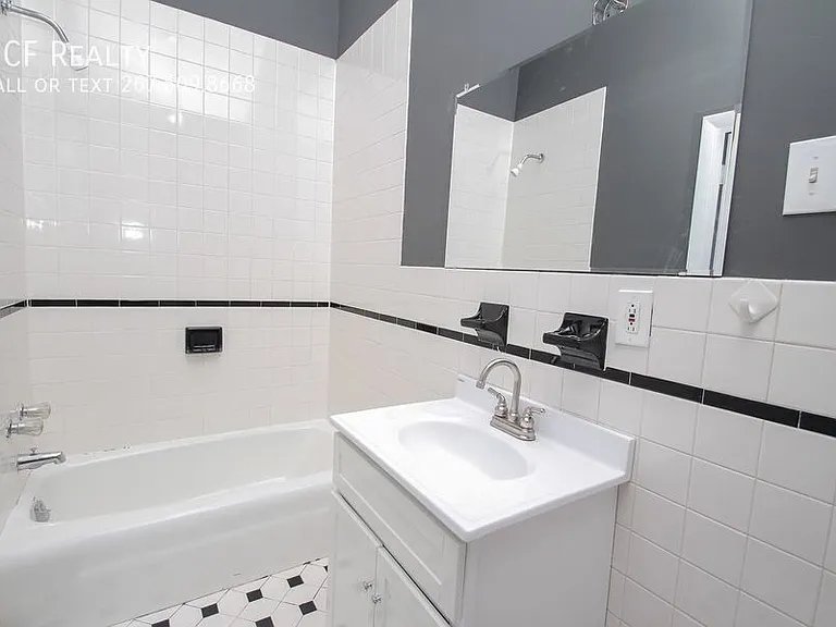 1527 South St #2R — Photo 20