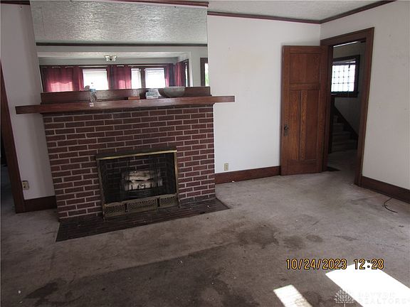 4th image of 1015 Lexington Ave