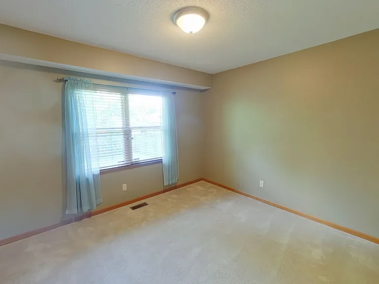 650 S Highland Dr — Photo 9
