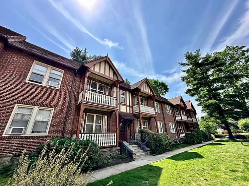 Metropolitan Windermere Court Photo 1