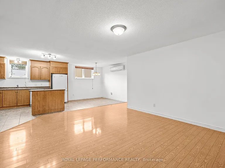 41 Main St #8 — Photo 10