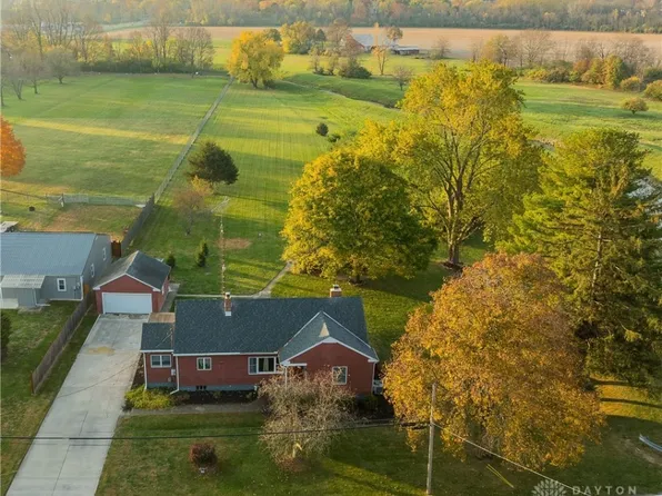 100 Swailes Rd, Troy, OH 45373