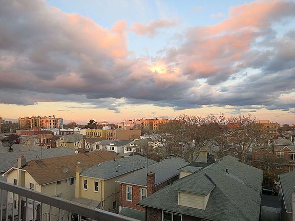 3rd image of 1557 W 6th St #5C