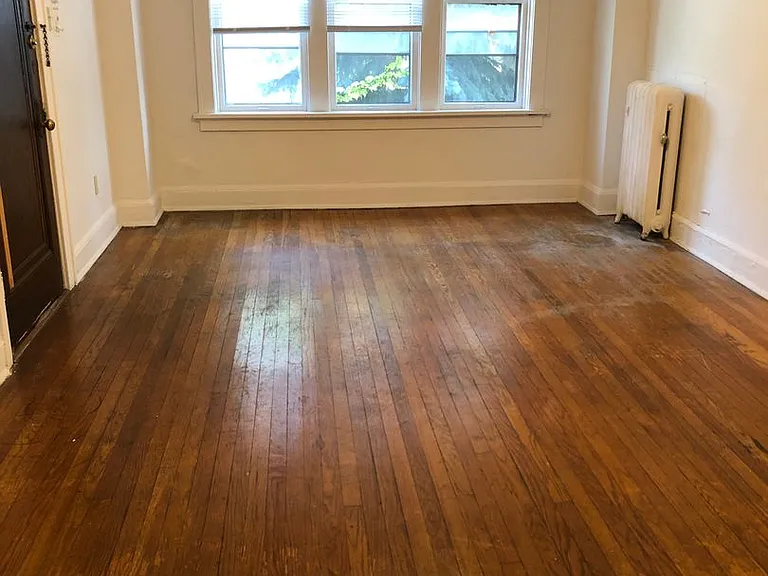 Newport Manor — Photo 8