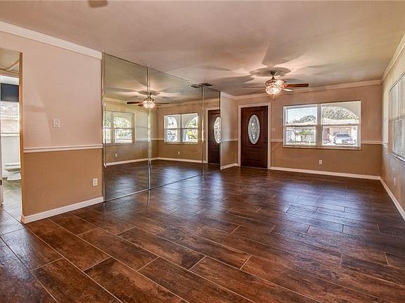 3rd image of 2503 N Glen Ave
