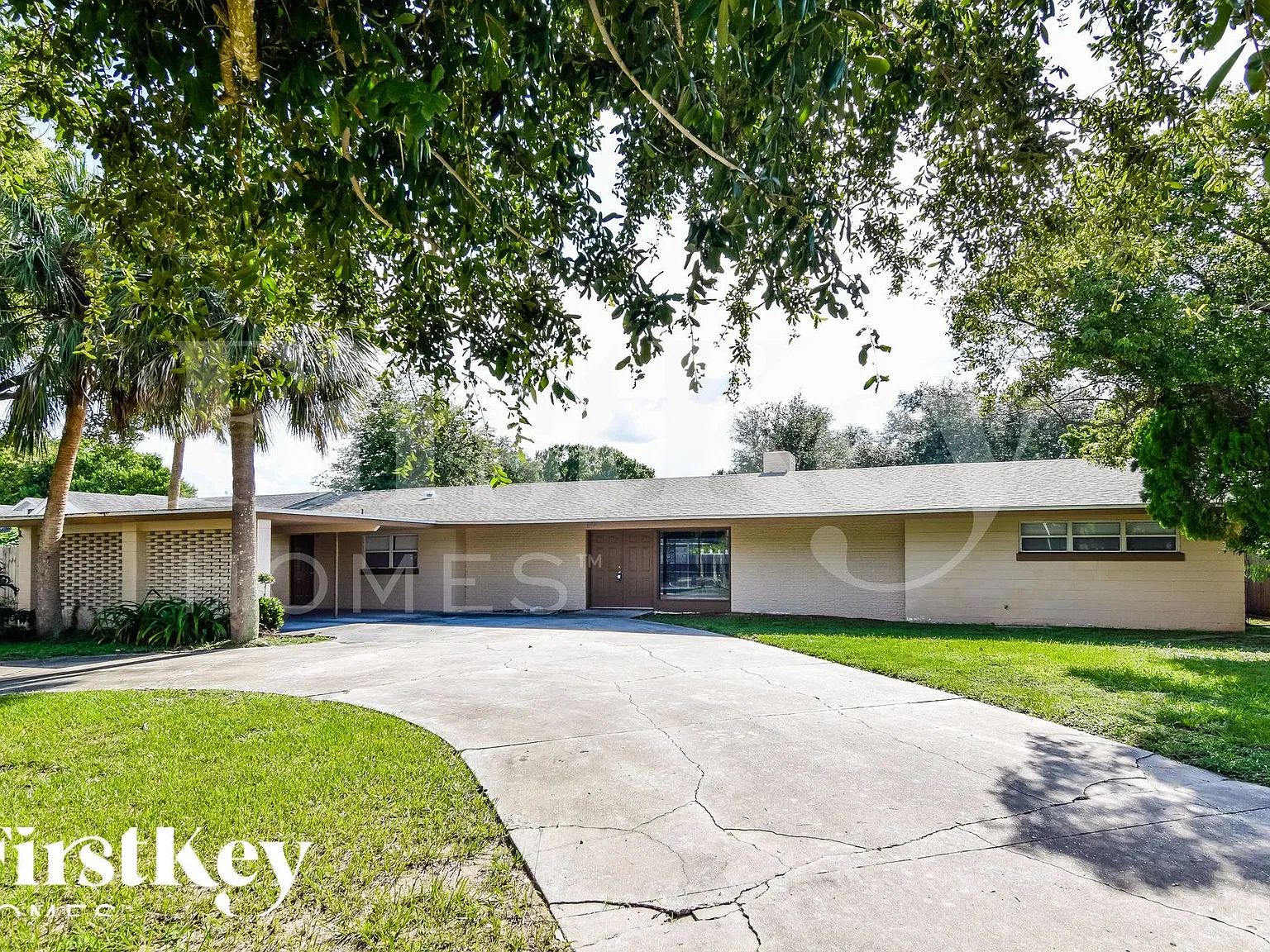 4 bed, 3.0 bath, 2426 sqft, $2,660 — Photo 2