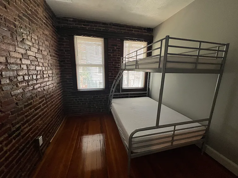 182 Cottage St #202 — Photo 5