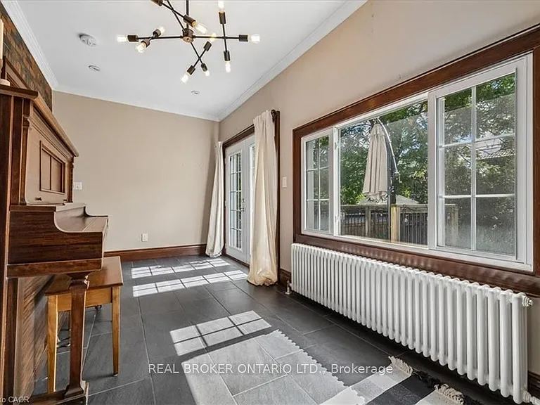 25 Ottawa St S — Photo 15