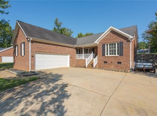 5683 Friendship Glen Dr, Browns Summit, NC 27214