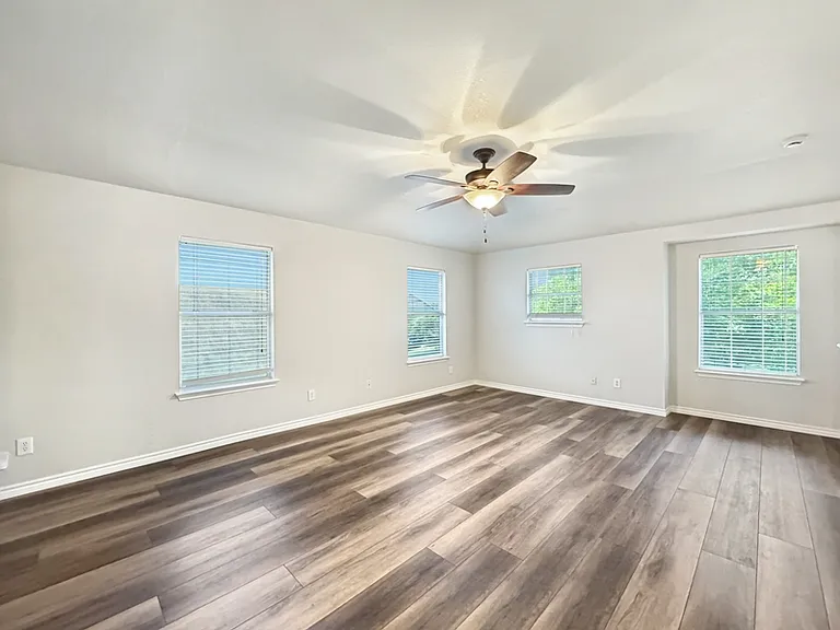 6910 Hallie Spirit — Photo 23