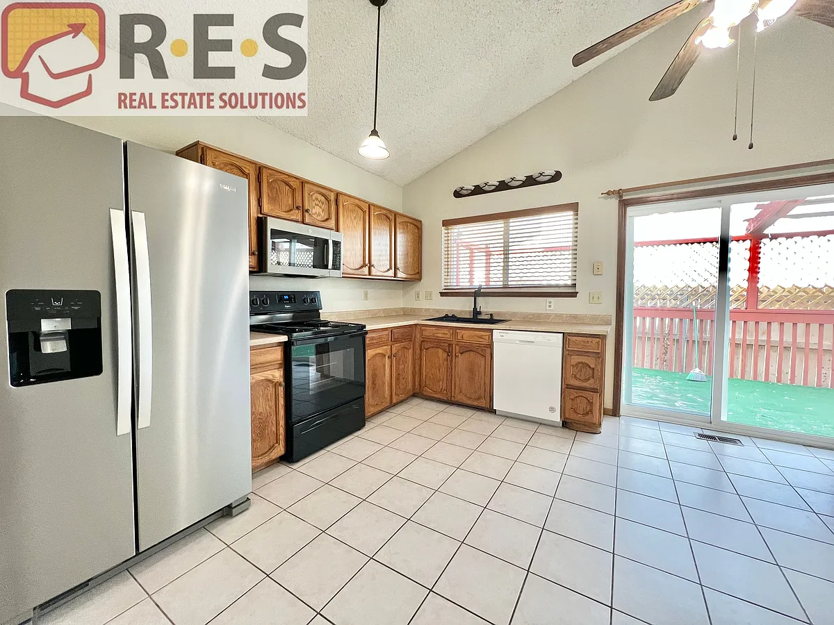 Building Photo - 9393 W Wagon Trail Cir