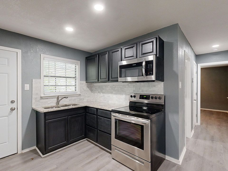 1st image of 1802 Fairview Dr #B