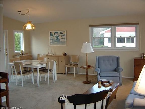 5th image of 25 Woodvale Dr