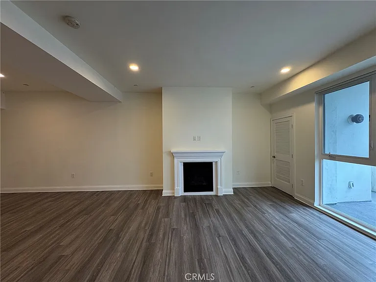 14934 Burbank Blvd #102 — Photo 6